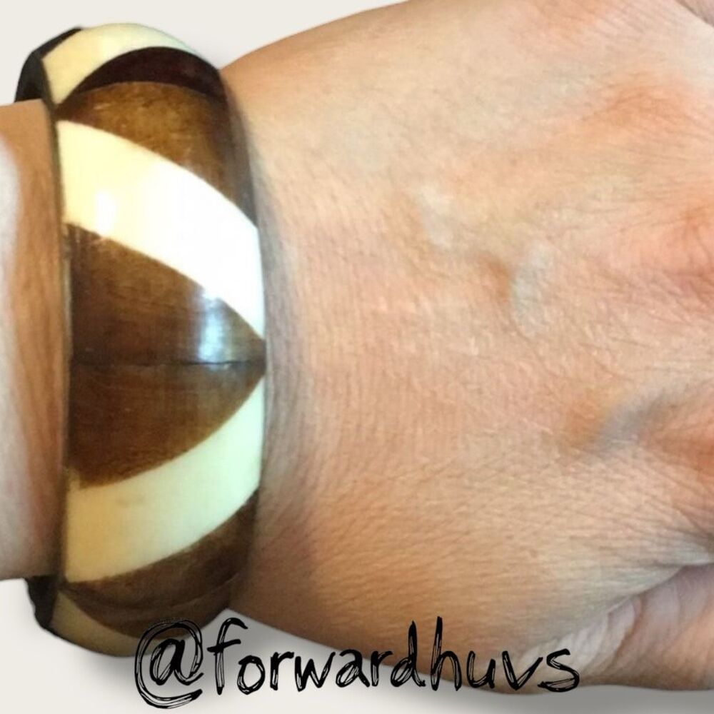 Vintage Brass Bangle – Bone or Horn Inlay, Zigzag Pattern - Picture 3 of 8
